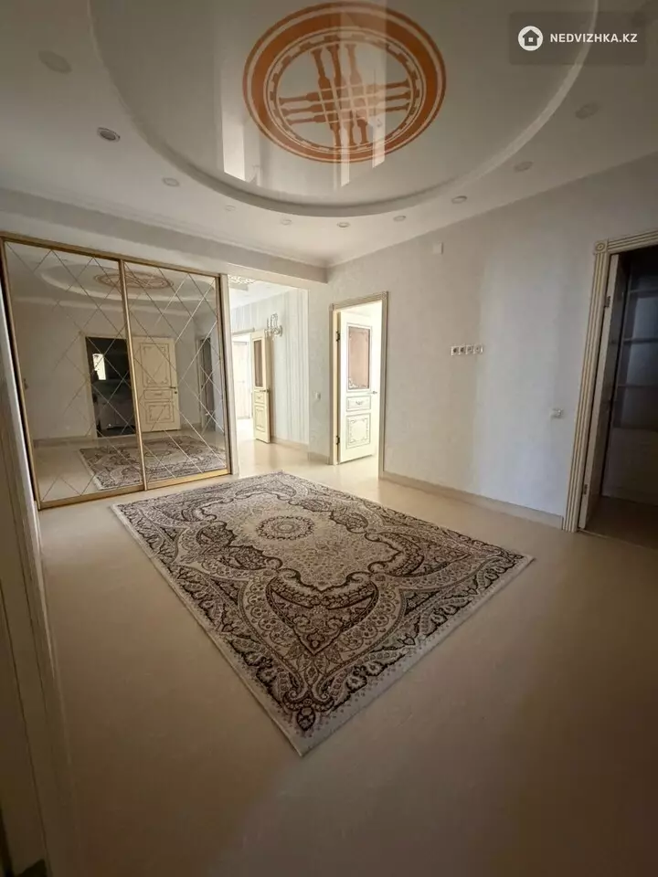 3-комнатная квартира, этаж 5 из 10, 122 м², фотография 3