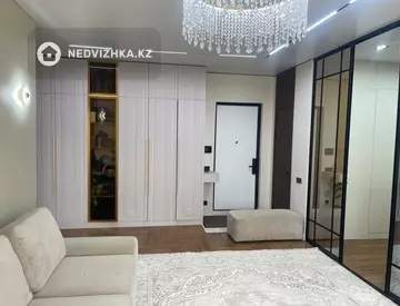 2-комнатная квартира, этаж 3 из 9, 72 м², миниатюра 3