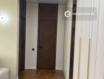 2-комнатная квартира, этаж 3 из 9, 72 м², миниатюра 6