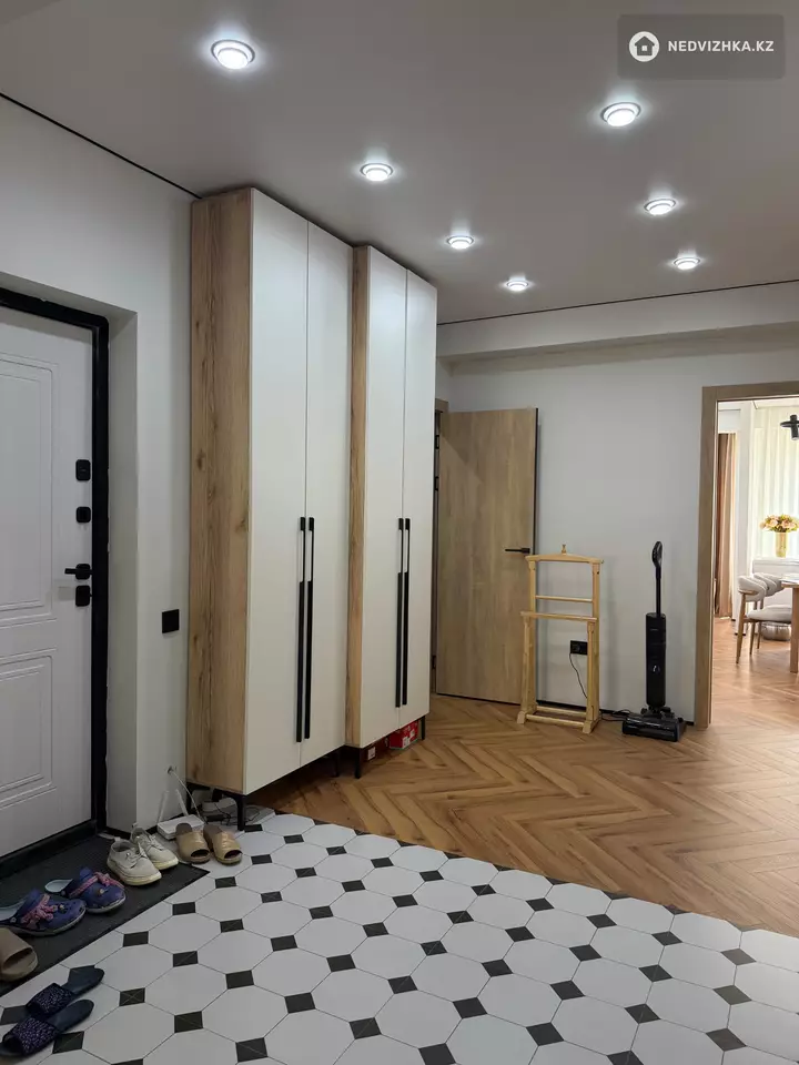 3-комнатная квартира, этаж 1 из 3, 94 м², фотография 3
