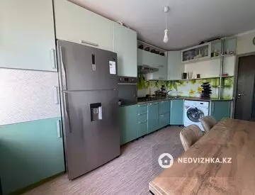 3-комнатная квартира, этаж 3 из 5, 81 м²
