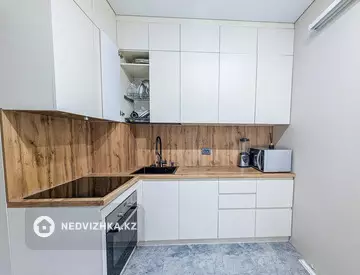 3-комнатная квартира, этаж 3 из 13, 74 м², миниатюра 5