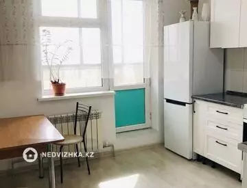 1-комнатная квартира, этаж 2 из 13, 40 м², миниатюра 1