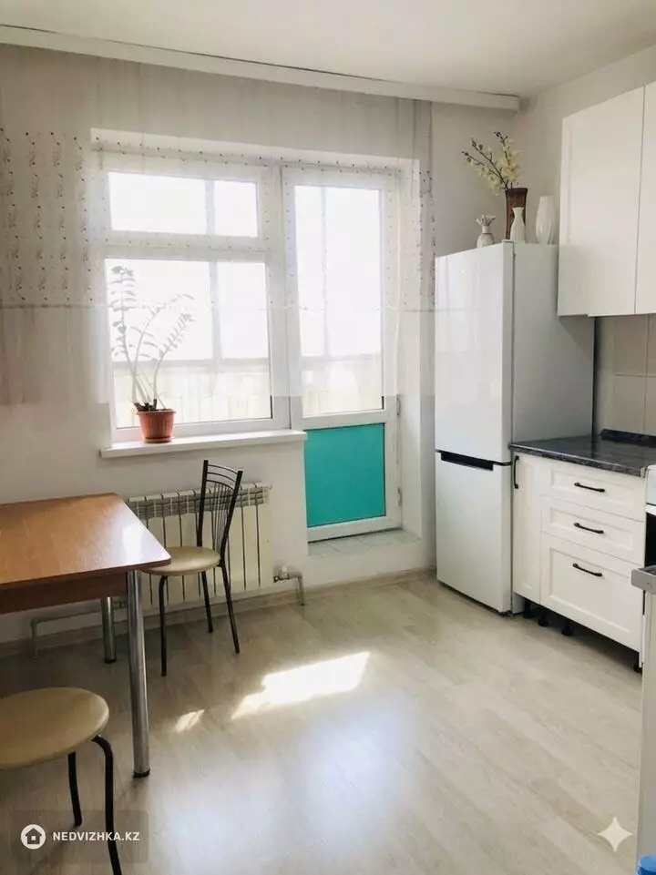 1-комнатная квартира, этаж 2 из 13, 40 м²