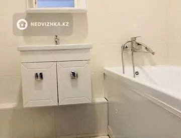 1-комнатная квартира, этаж 2 из 13, 40 м², миниатюра 4