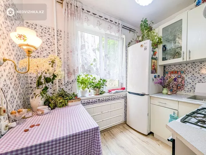 2-комнатная квартира, этаж 2 из 5, 45 м², фотография 2