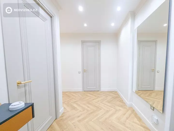 1-комнатная квартира, этаж 11 из 12, 54 м², фотография 4