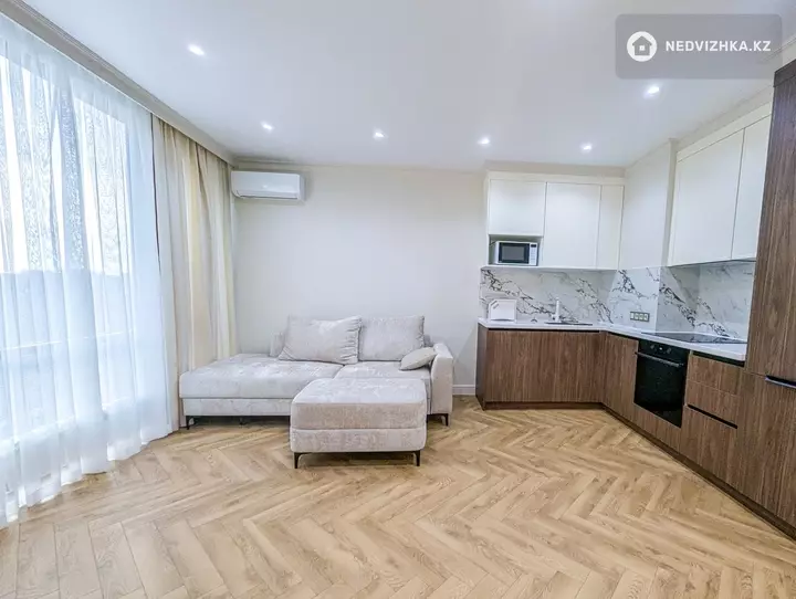 1-комнатная квартира, этаж 11 из 12, 54 м², фотография 5