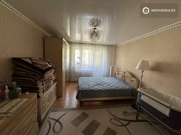 3-комнатная квартира, этаж 3 из 5, 70 м², фотография 2