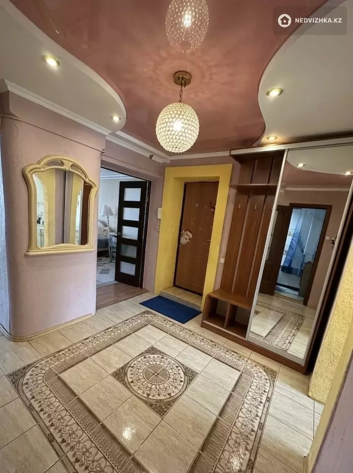 3-комнатная квартира, этаж 3 из 5, 70 м², фотография 5