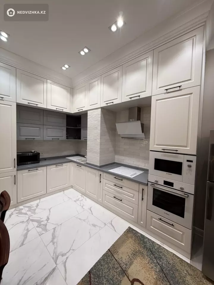 3-комнатная квартира, этаж 1 из 7, 110 м², На длительный срок, фотография 2