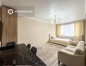 2-комнатная квартира, этаж 7 из 10, 70 м², миниатюра 3