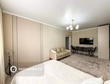 2-комнатная квартира, этаж 7 из 10, 70 м², миниатюра 5