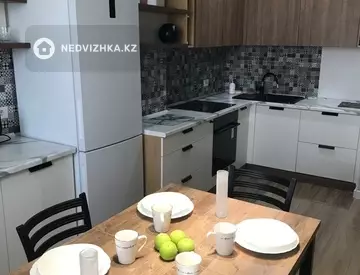 1-комнатная квартира, этаж 10 из 12, 50 м², Посуточно