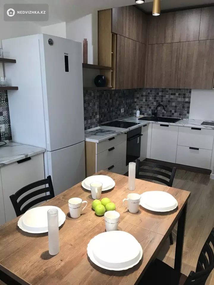 1-комнатная квартира, этаж 10 из 12, 50 м², Посуточно, фотография 4