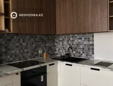 1-комнатная квартира, этаж 10 из 12, 50 м², Посуточно, миниатюра 9