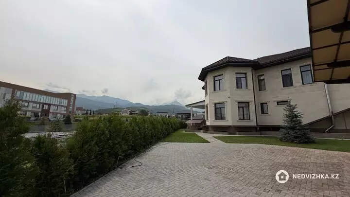 9-комнатный дом, 10 соток, 575 м², фотография 3