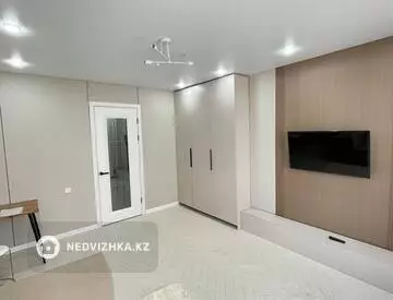 2-комнатная квартира, этаж 6 из 12, 38 м², миниатюра 2
