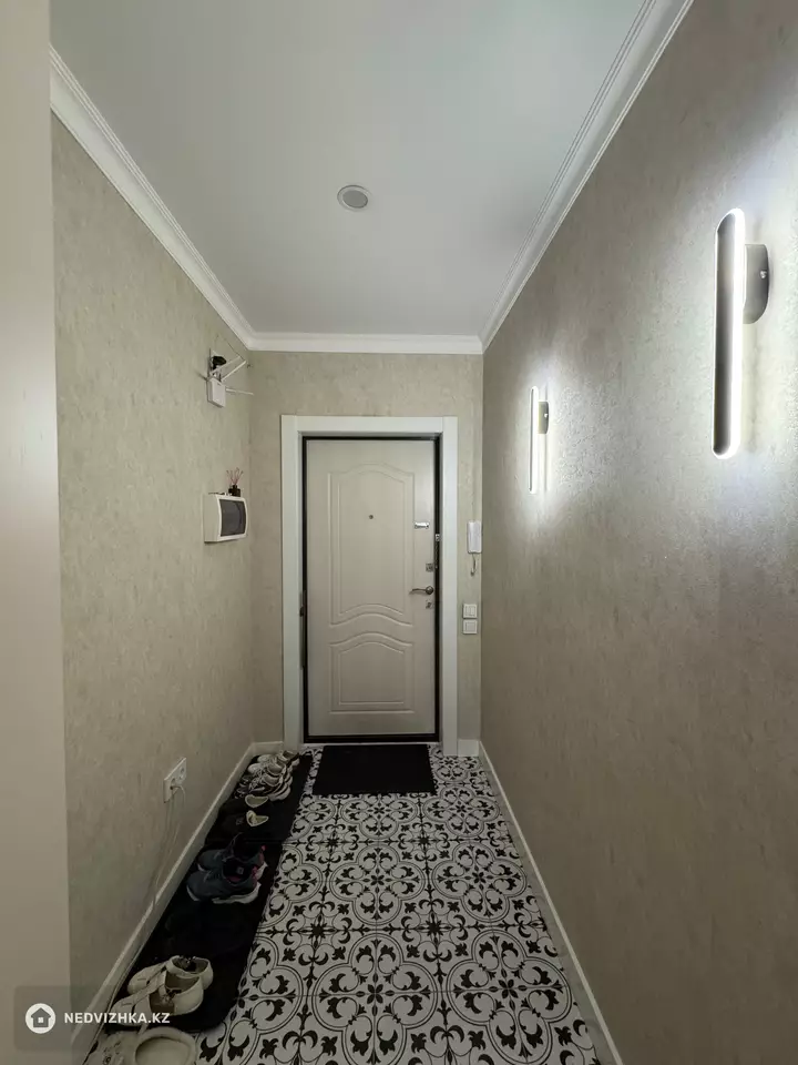 2-комнатная квартира, этаж 8 из 10, 75 м², фотография 2