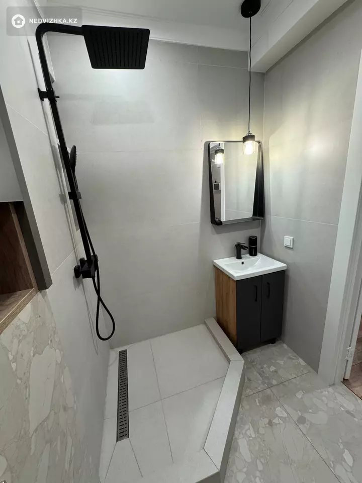 2-комнатная квартира, этаж 8 из 10, 75 м², фотография 4
