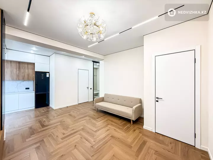 3-комнатная квартира, этаж 2 из 7, 72 м², фотография 2