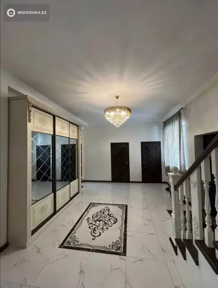 6-комнатный дом, 6 соток, 380 м², фотография 3