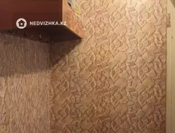3-комнатная квартира, этаж 2 из 4, 42 м², миниатюра 3