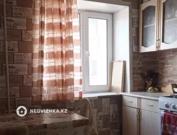 3-комнатная квартира, этаж 2 из 4, 42 м², миниатюра 2