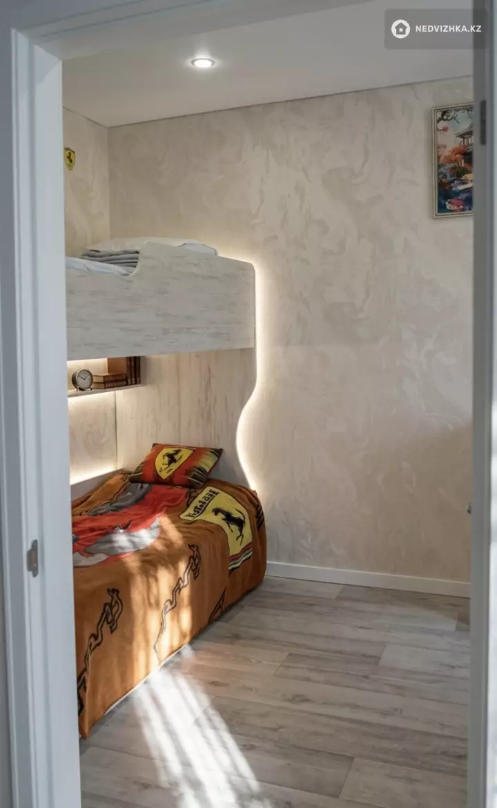 3-комнатная квартира, этаж 2 из 4, 42 м², фотография 4