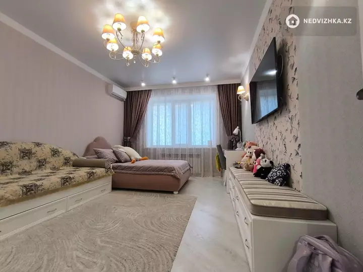 5-комнатная квартира, этаж 3 из 4, 132 м², фотография 3