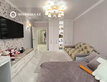5-комнатная квартира, этаж 3 из 4, 132 м², миниатюра 6