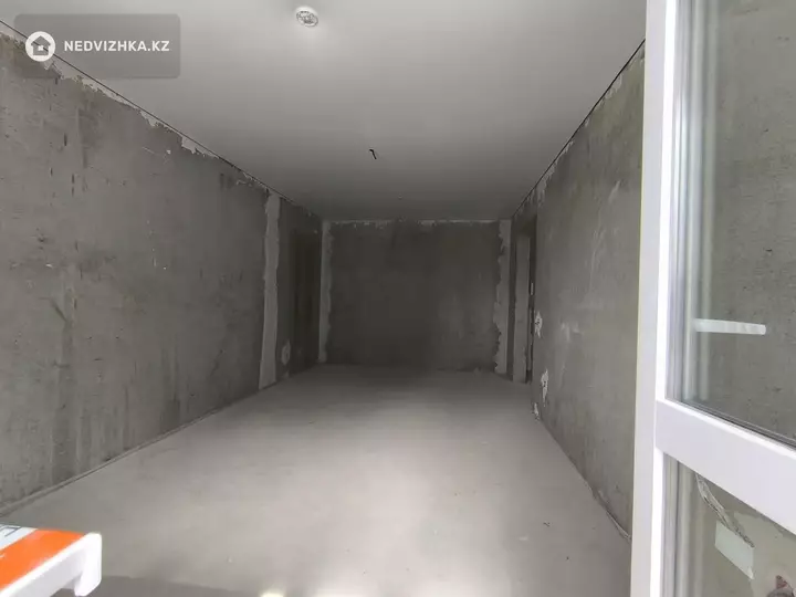 1-комнатная квартира, этаж 1 из 12, 36 м², фотография 3