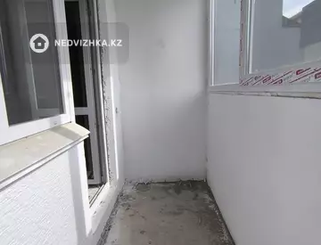 1-комнатная квартира, этаж 1 из 12, 36 м², миниатюра 4