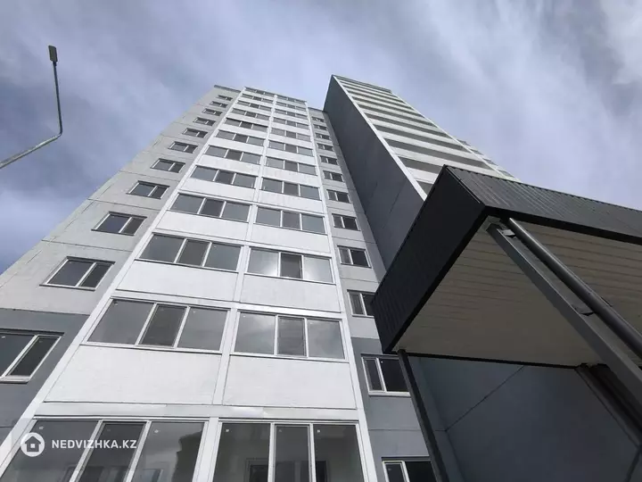 1-комнатная квартира, этаж 1 из 12, 36 м², фотография 2