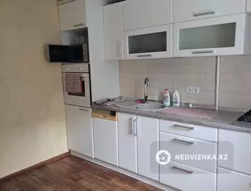 4-комнатная квартира, этаж 2 из 5, 84 м², На длительный срок