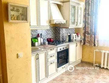 3-комнатная квартира, этаж 2 из 5, 80 м²