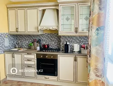 3-комнатная квартира, этаж 2 из 5, 80 м²