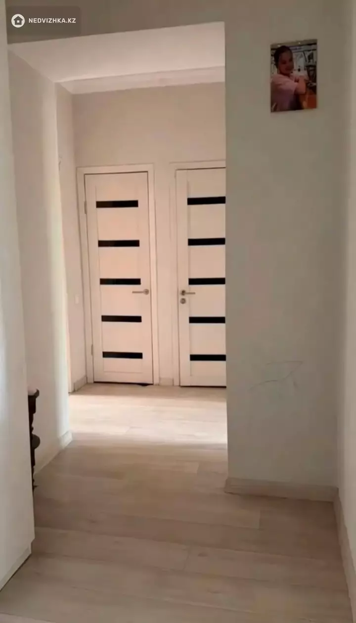 2-комнатная квартира, этаж 3 из 3, 53 м², фотография 4