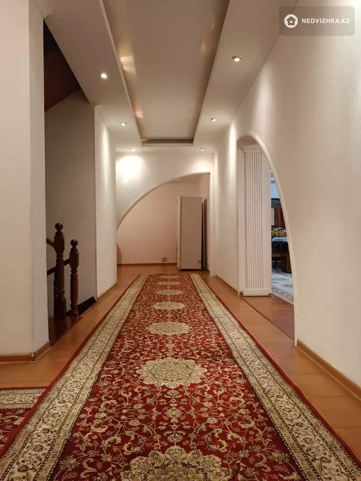 5-комнатный дом, 8 соток, 400 м², фотография 3