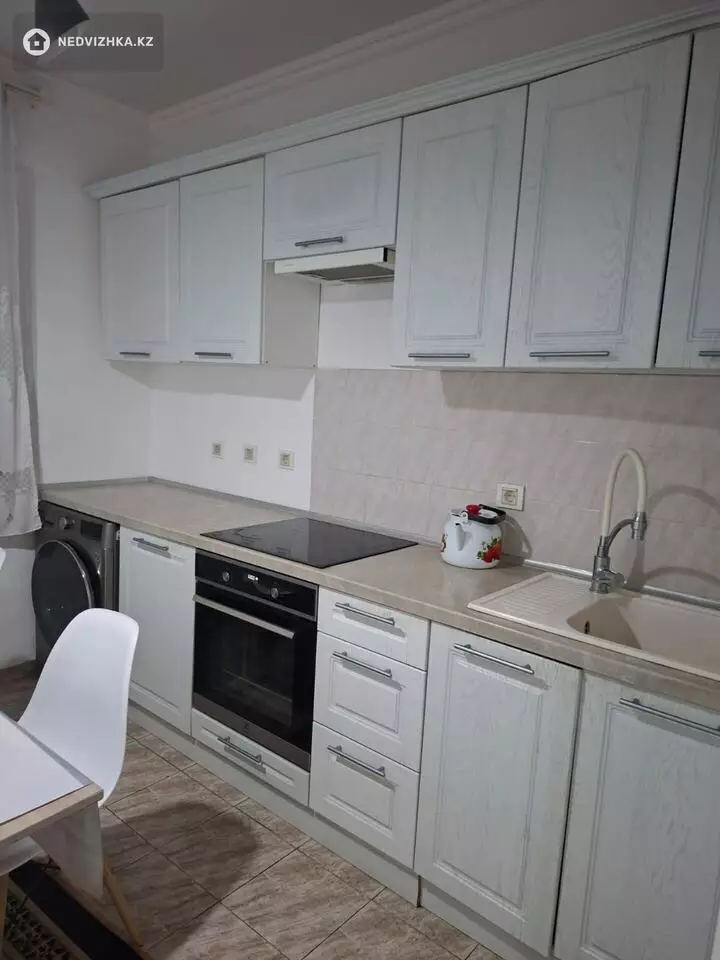 2-комнатная квартира, этаж 8 из 12, 55 м², На длительный срок, фотография 3