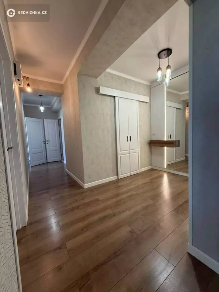 2-комнатная квартира, этаж 5 из 10, 65 м², фотография 3