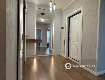 2-комнатная квартира, этаж 5 из 10, 65 м², миниатюра 1