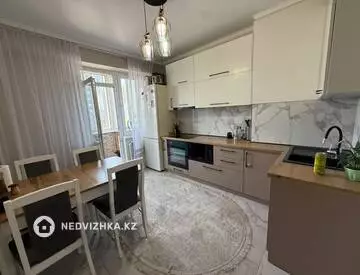 2-комнатная квартира, этаж 5 из 10, 65 м², миниатюра 10