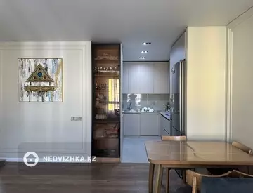 3-комнатная квартира, этаж 9 из 9, 79 м², миниатюра 2