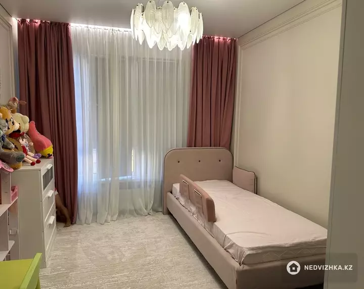 3-комнатная квартира, этаж 9 из 9, 79 м², фотография 4