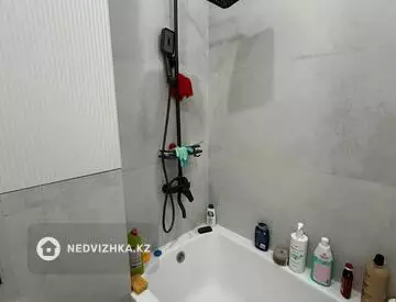 2-комнатная квартира, этаж 8 из 9, 52 м², миниатюра 4
