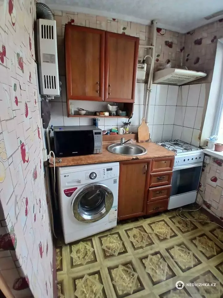 2-комнатная квартира, этаж 4 из 5, 45 м², На длительный срок, фотография 2