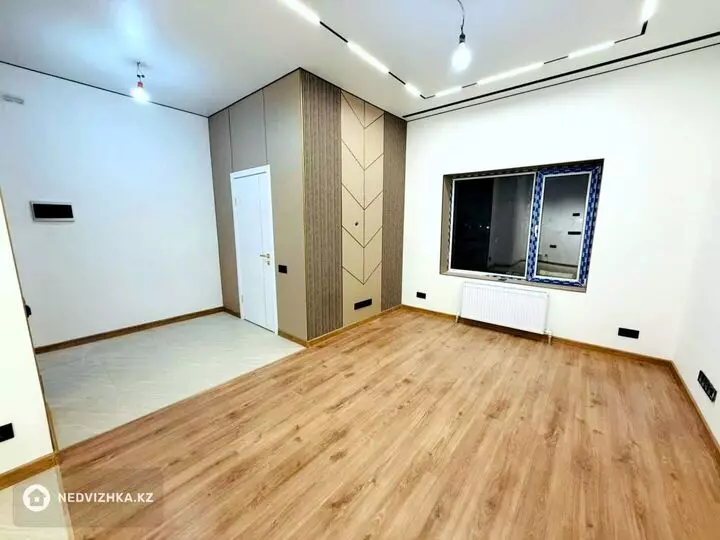 3-комнатная квартира, этаж 7 из 13, 56 м², фотография 2