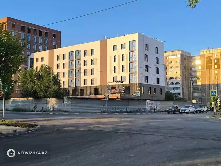 2-комнатная квартира, этаж 3 из 6, 64 м², фотография 3