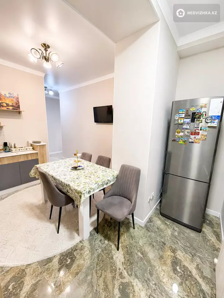 3-комнатная квартира, этаж 1 из 9, 85 м², фотография 5